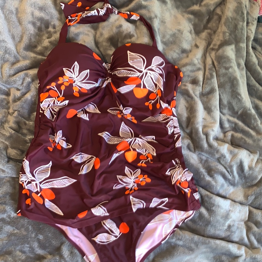 NWOT WOMENS 1-PIECE 50’s STYLE SWIMSUIT